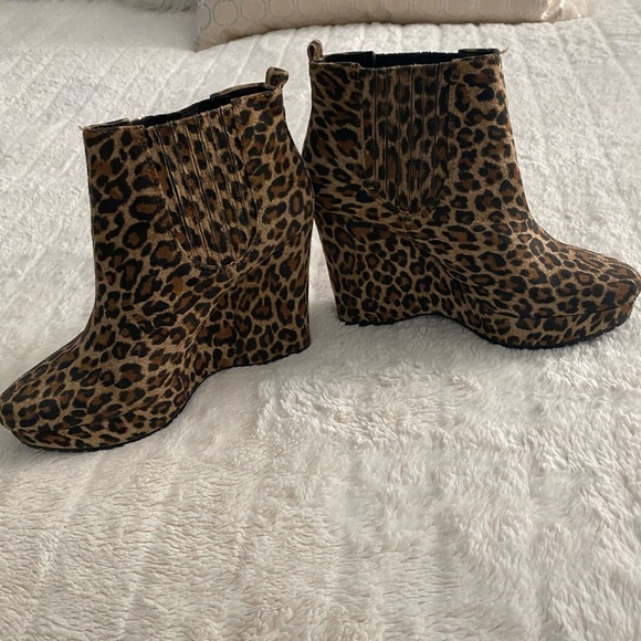 Leopard ankle boot - Picture 2 of 3